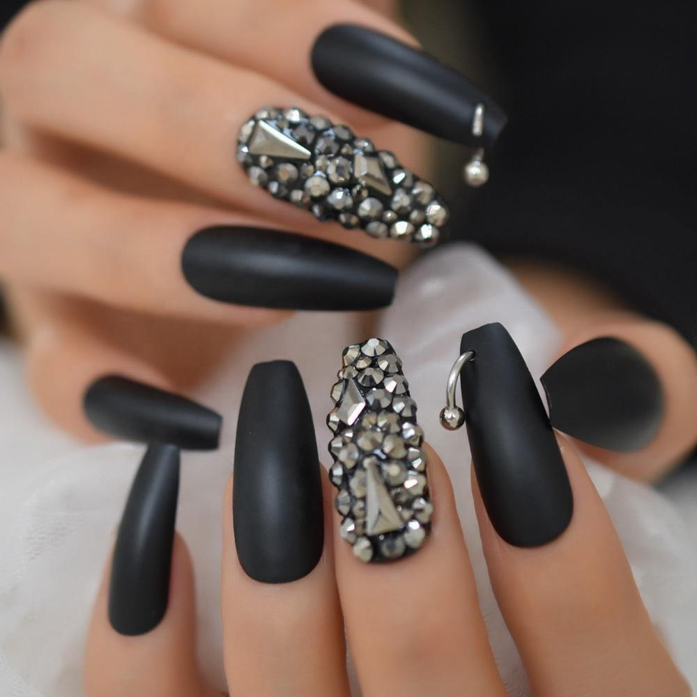 27 Charming Winter Nail Designs : Black, Jewel and Glitter Nails
