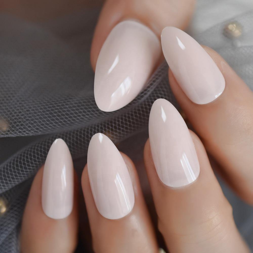 35 Best Pearl Press-On Nails for Every Occasion - Betty Beautylicious